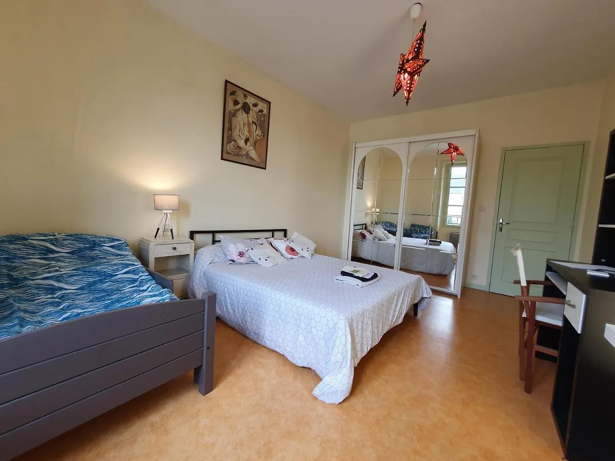 Séjour chez l'habitant Appartement La tanière du Corsaire -16 Pers à Redon