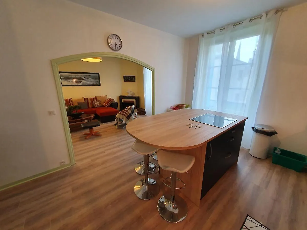Appartement La tanière du Corsaire -16 Pers à Redon Séjour chez l'habitant