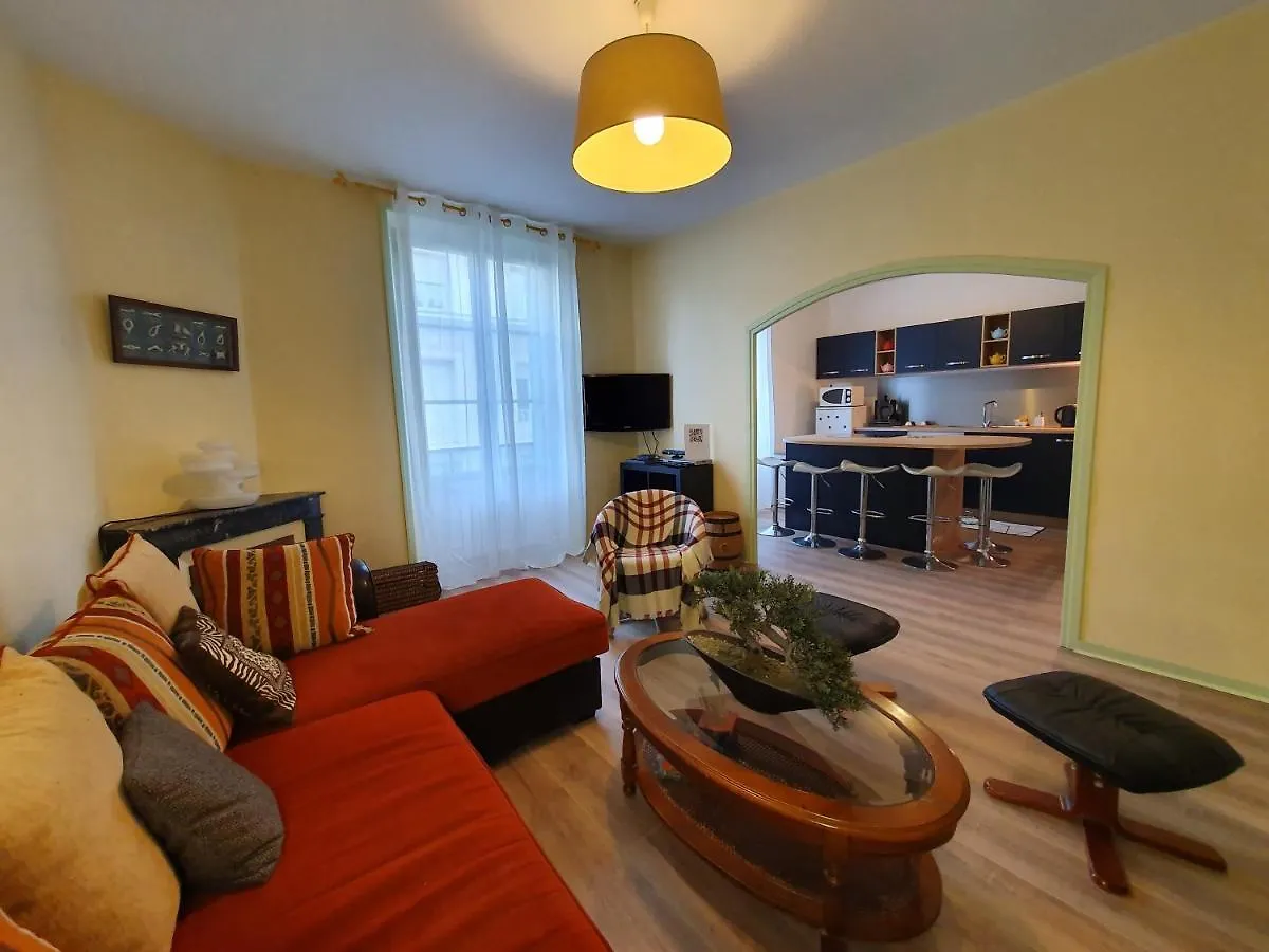 Séjour chez l'habitant Appartement La tanière du Corsaire -16 Pers à Redon France